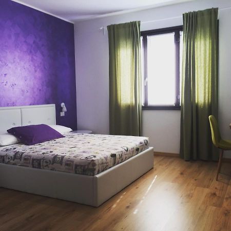 أرونا Il Gatto Stanco B&B المظهر الخارجي الصورة