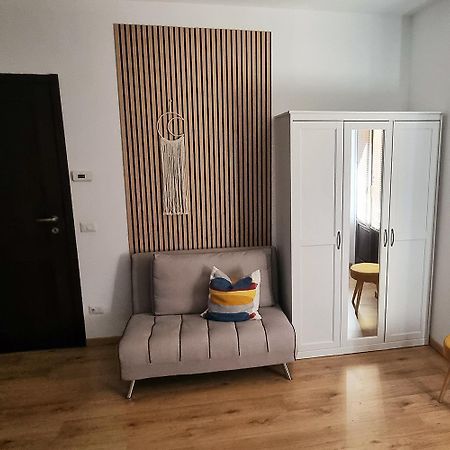 أرونا Il Gatto Stanco B&B المظهر الخارجي الصورة